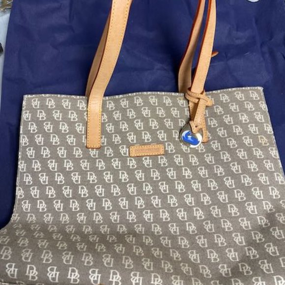 Dooney & Bourke cloth signature handbag/purse w leather straps. Light brown/tan. - Picture 3 of 11